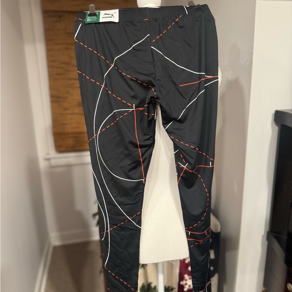 Puma Black Leggings with Geometric Design - Picture 4 of 6